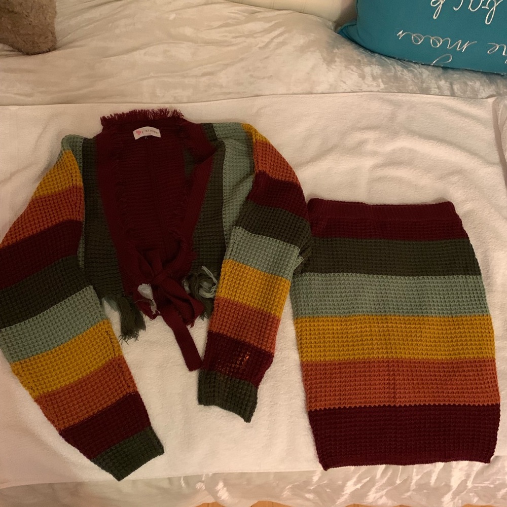 L’atiste striped tie sweater skirt set